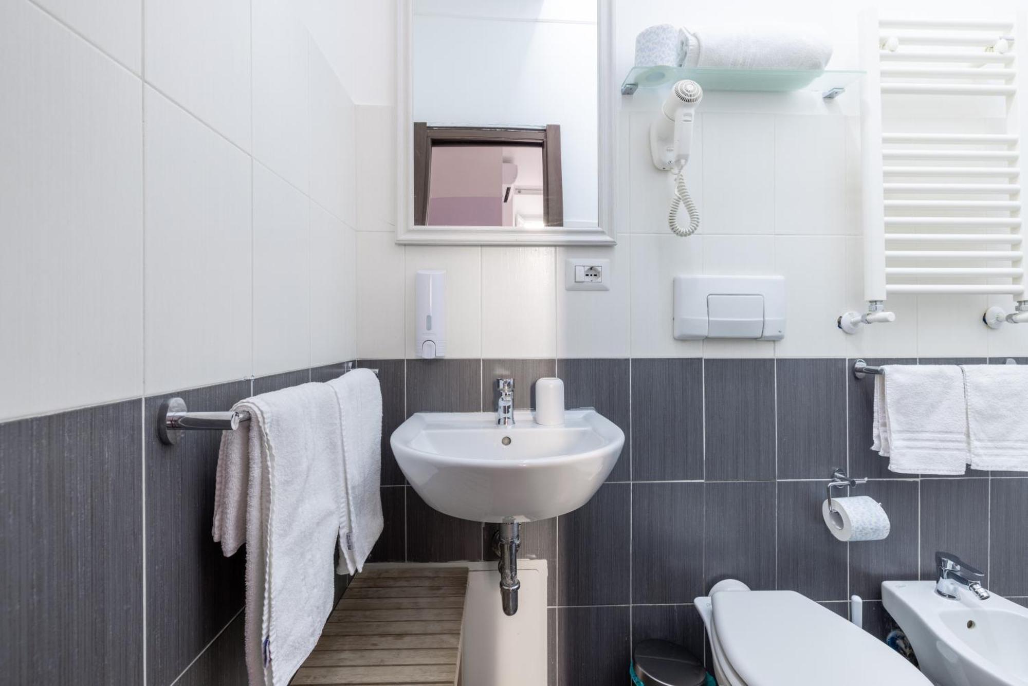 Bed and Breakfast Domus Castroni Scipioni Roma Exterior foto